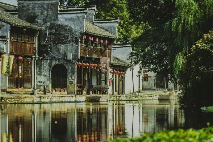 没有任何人会成为你今生今世的避风港 只有你自己才是最后的庇护所 在-搭建你的知识桥梁。